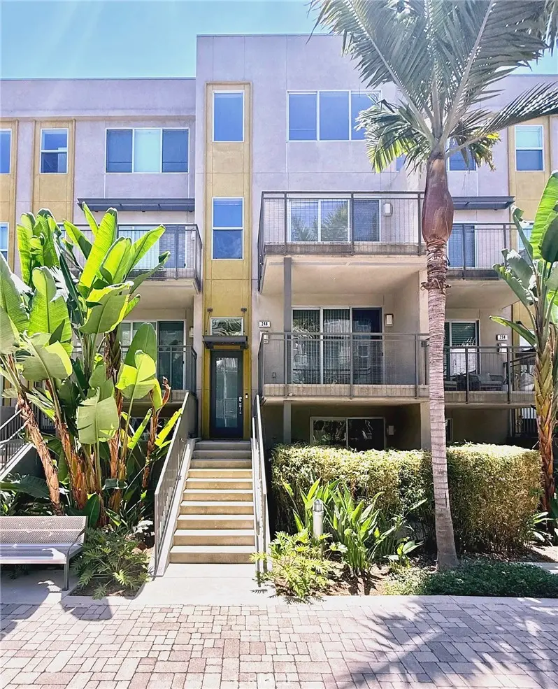 Condominium for rent at 248 Rockefeller, Irvine, CA featuring 3 beds and 4 baths