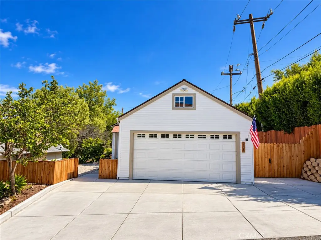284 Heavenly Valley, Newbury Park, CA — listing photo 1