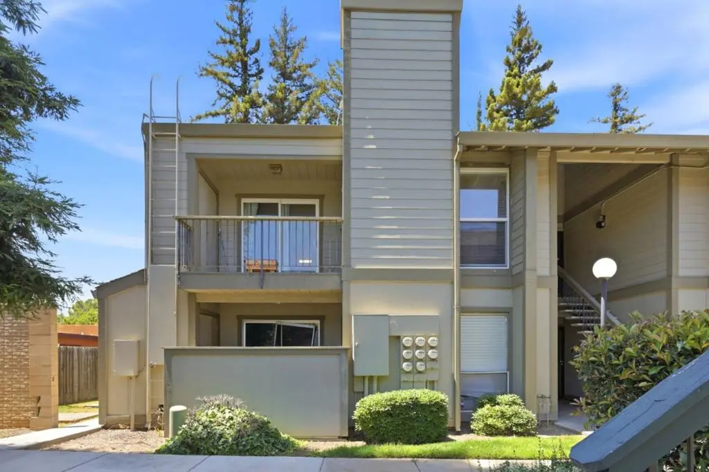 Condominium for sale at 7283 Florin Mall 8, Sacramento, CA featuring 1 bed and 1 bath