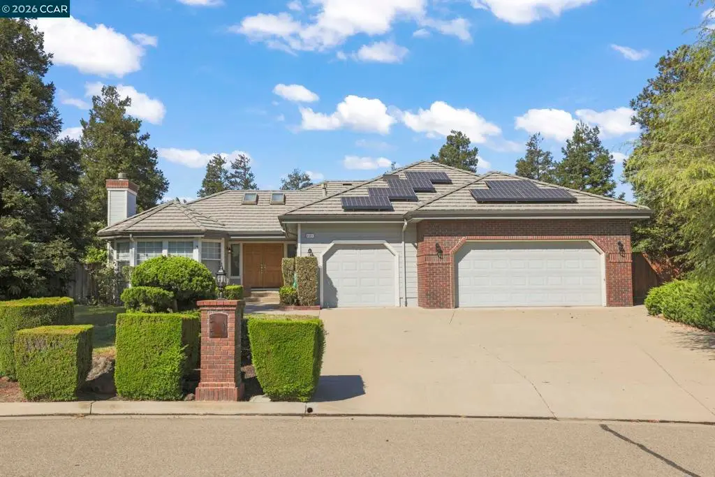 Single Family Residence for sale at 4321 Gold Run Dr, Oakley, CA featuring 4 beds and 3 baths