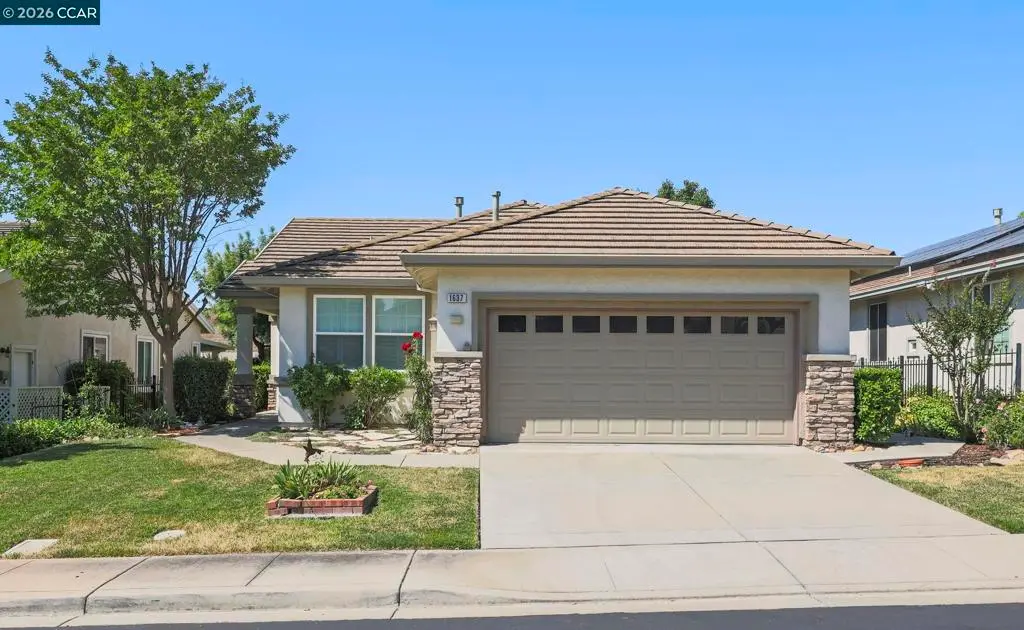 Single Family Residence for sale at 1637 Regent Dr, Brentwood, CA featuring 2 beds and 2 baths