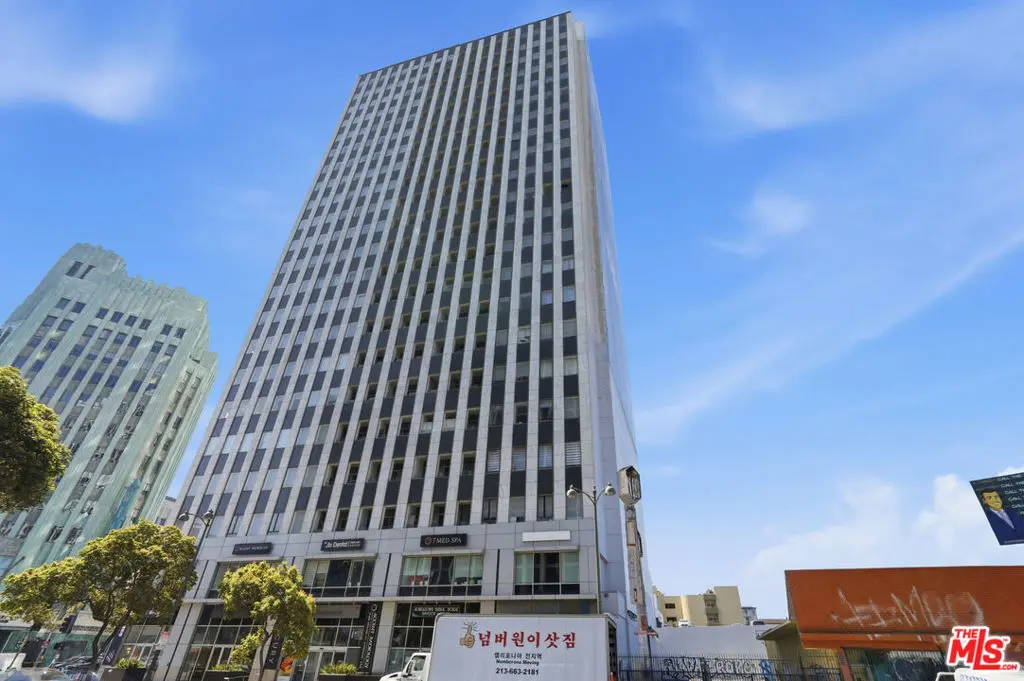 Residential Lease for rent at 3810 Wilshire Boulevard 1609, Los Angeles, Los Angeles County, CA featuring 1 bed and 1 bath