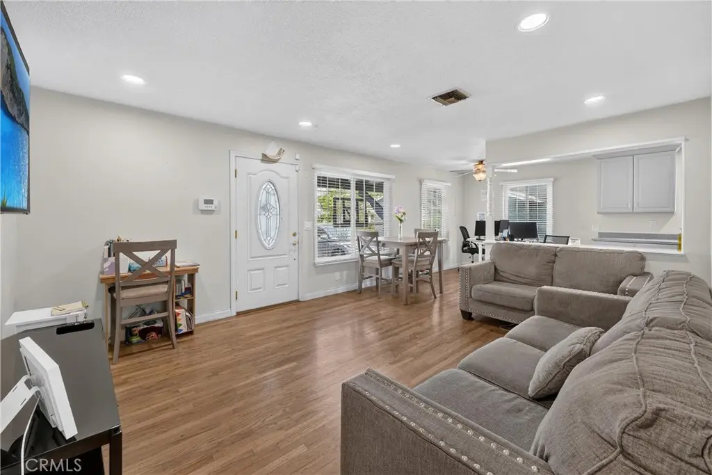 20734 Hawaiian, Lakewood, CA — listing photo 1