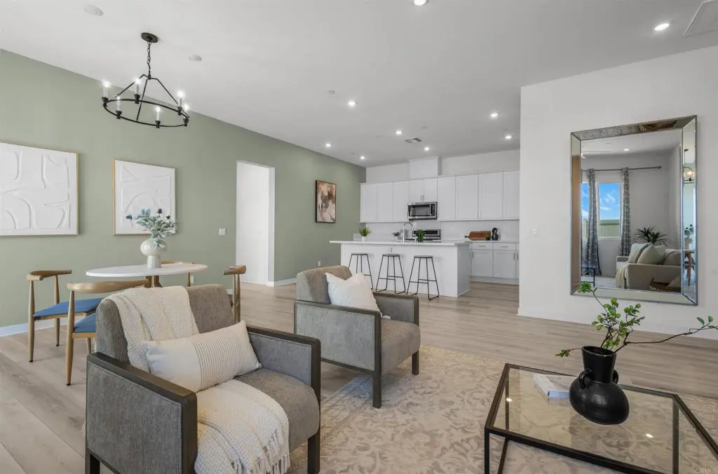 Condominium for sale at 1624 Calle Oxton 2, Chula Vista, CA featuring 3 beds and 2 baths