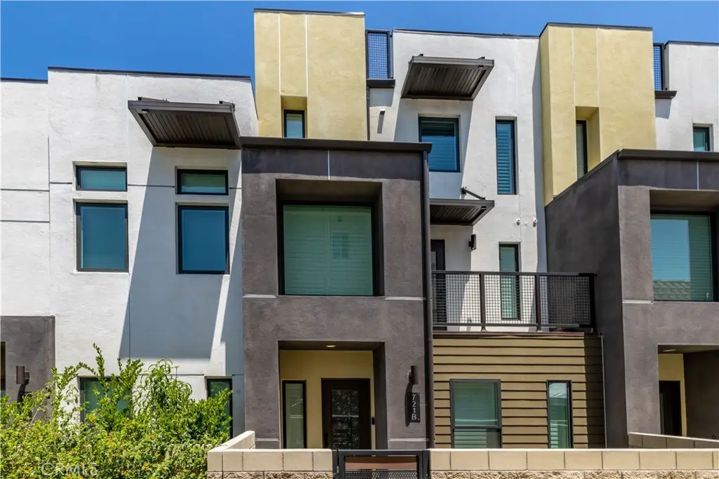 721 W Duarte Road B, Monrovia, CA — listing photo 1