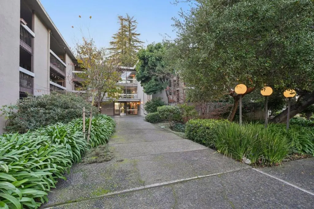 Condominium for sale at 323 Monte Vista Avenue 203, Oakland, CA featuring 1 bed and 1 bath