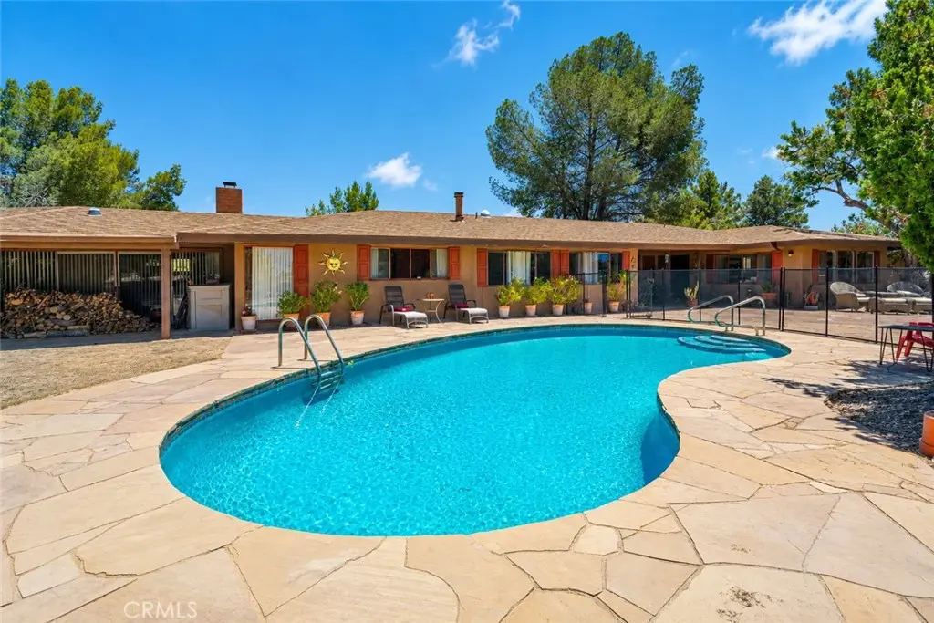 19955 Chickasaw Road, Apple Valley, CA — listing photo 1
