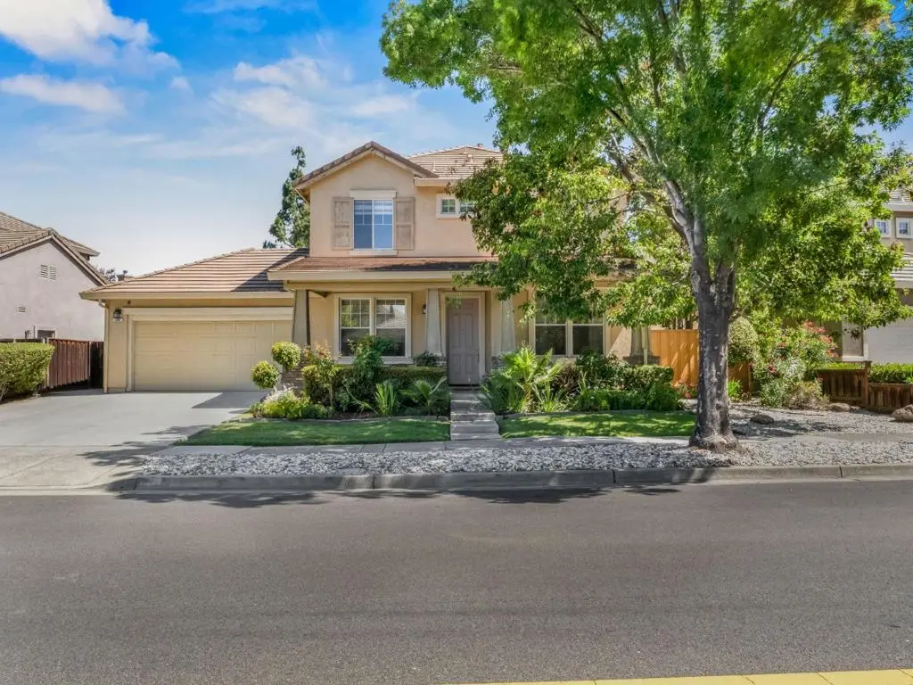 Single Family Residence for sale at 308 Arrowhead Way, Hayward, CA featuring 4 beds and 3 baths