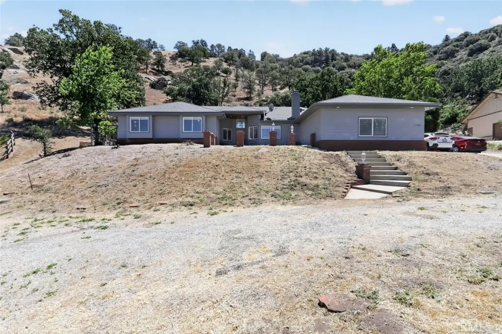Single Family Residence for sale at 29560 Butterfield, Tehachapi, CA featuring 3 beds and 3 baths