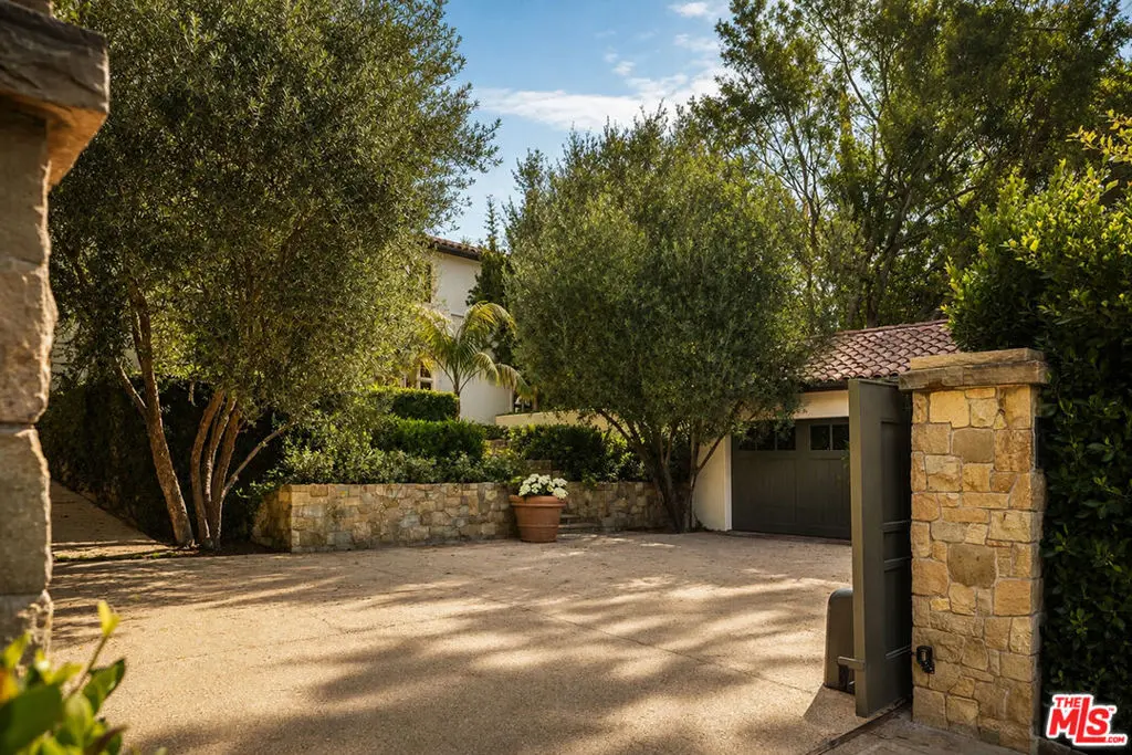 Single Family Residence for sale at 1168 N Doheny Drive, Los Angeles, CA featuring 4 beds and 4 baths