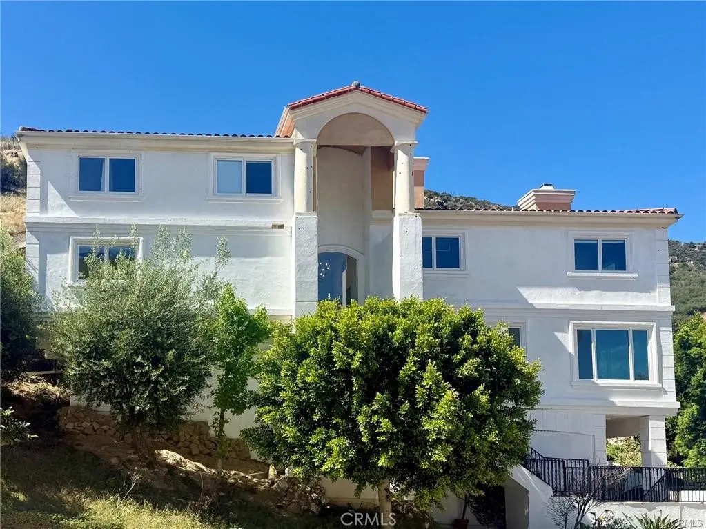Residential Lease for rent at 43 Flintlock Lane, Bell Canyon, Ventura County, CA featuring 5 beds and 5 baths
