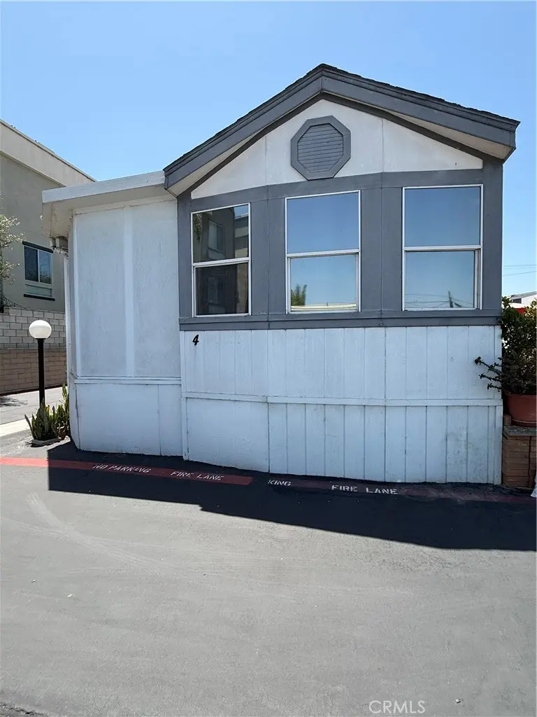 1660 Whittier Ave 4, Costa Mesa, CA — listing photo 1