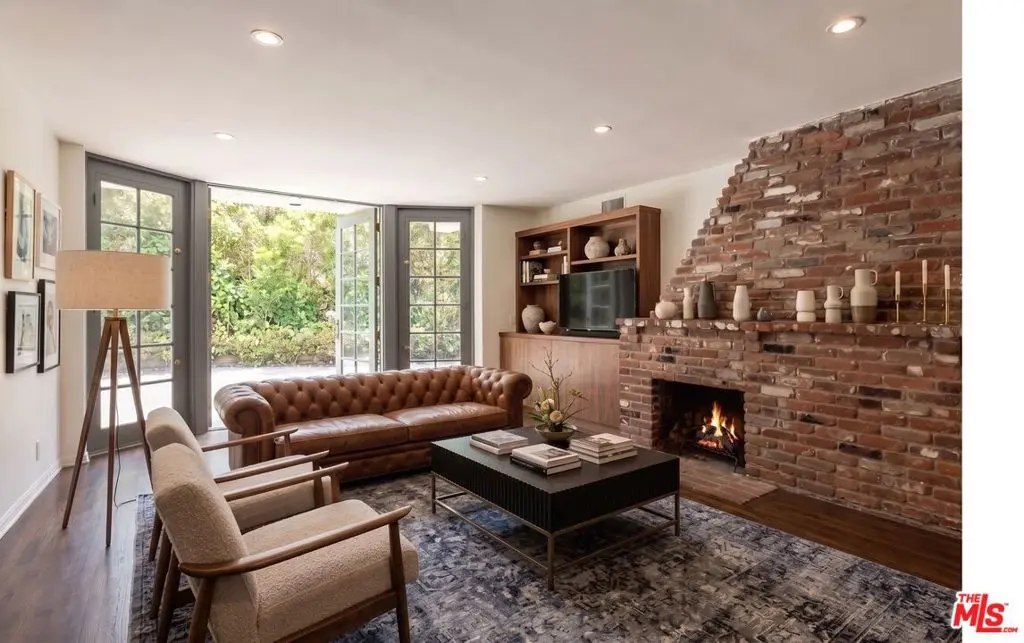 Single Family Residence for sale at 1041 Chantilly Road, Los Angeles, CA featuring 4 beds and 6 baths