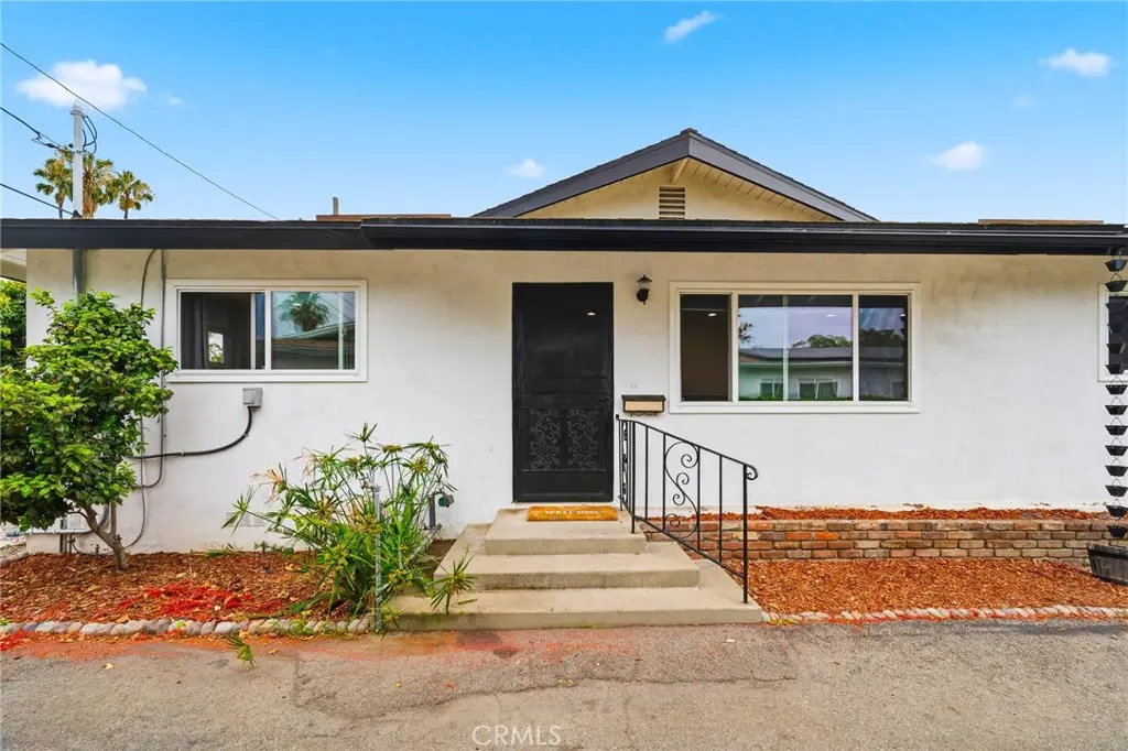 Residential Lease for rent at 5554 Pal Mal Ave, Temple City, Los Angeles County, CA featuring 2 beds and 2 baths