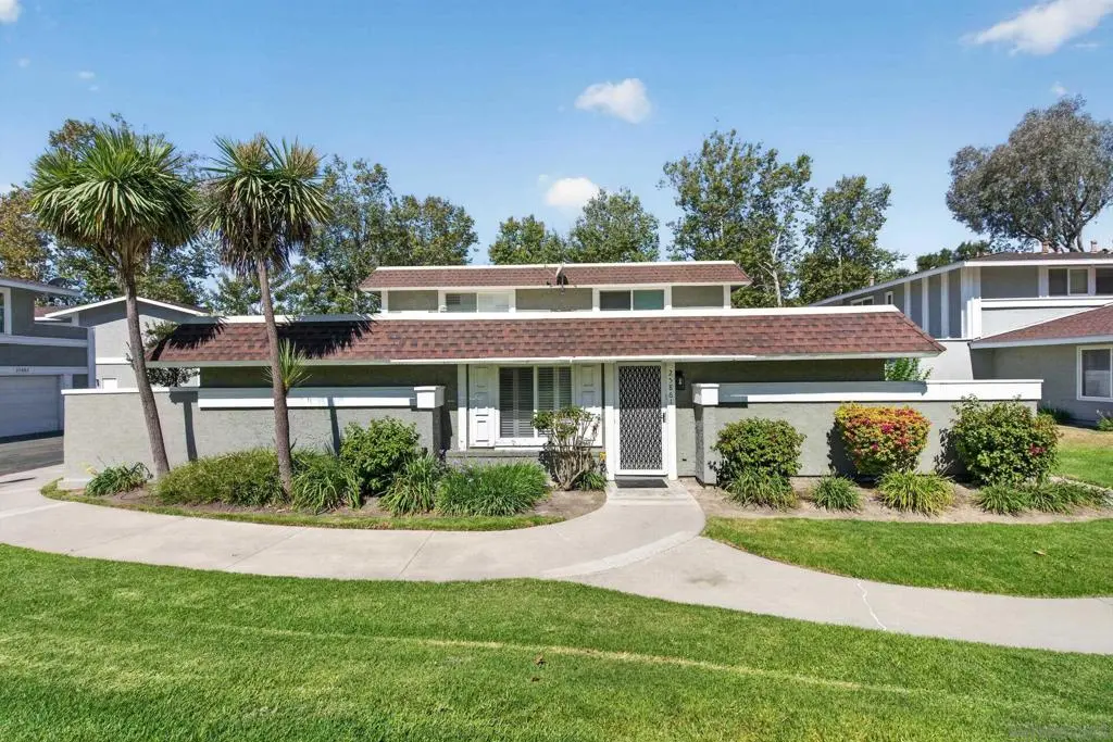 Single Family Residence for rent at 25861 via pera, Mission Viejo, CA featuring 3 beds and 2 baths