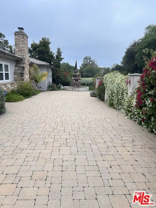 Residential Lease for rent at 11570 W Sunset Boulevard, Los Angeles, Los Angeles County, CA featuring 5 beds and 5 baths
