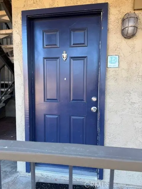 Residential Lease for rent at 1518 Border B, Corona, Riverside County, CA featuring 1 bed and 1 bath