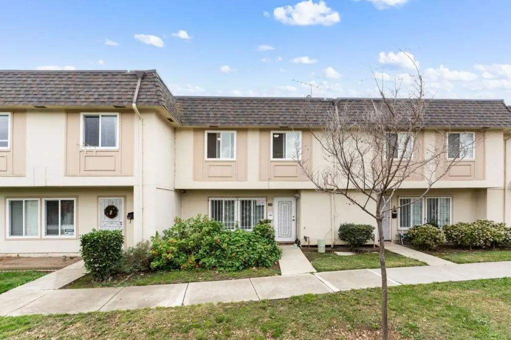 Townhouse for sale at 2746 Fricka Court, San Jose, CA featuring 3 beds and 2 baths