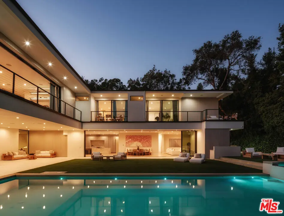 Residential Lease for rent at 260 S Canyon View Drive, Los Angeles, Los Angeles County, CA featuring 6 beds and 12 baths