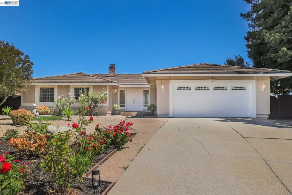Single Family Residence for sale at 86 Jamaica Dr, San Ramon, CA featuring 3 beds and 2 baths