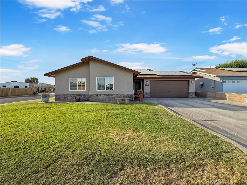 Single Family Residence for sale at 931 Vista Sunrise, Blythe, CA featuring 3 beds and 2 baths