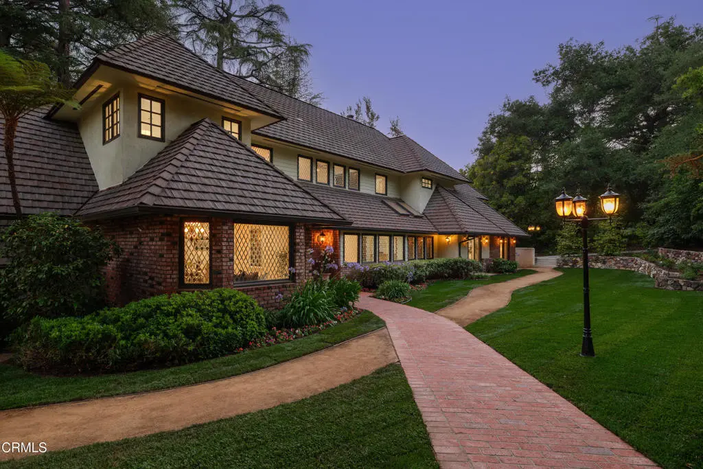 Single Family Residence for sale at 1720 Earlmont Avenue, La Canada Flintridge, CA featuring 6 beds and 7 baths