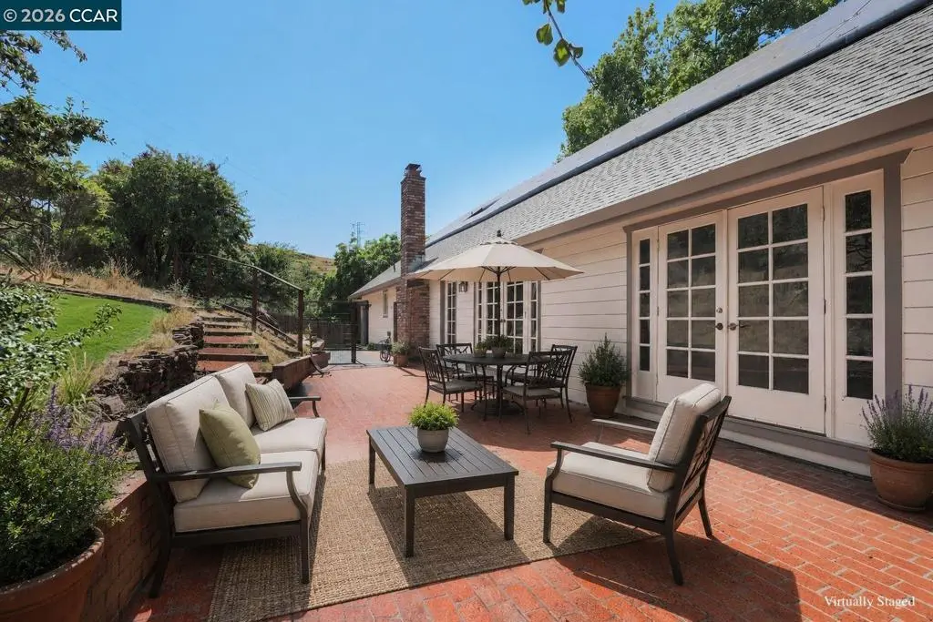 Single Family Residence for sale at 370 Castello, Lafayette, CA featuring 4 beds and 4 baths