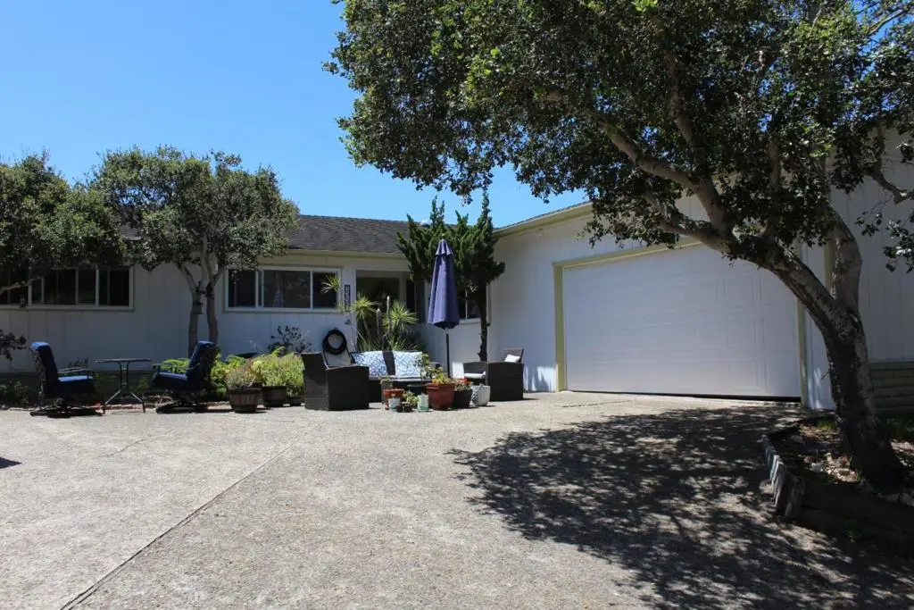 15480 Oak Hills Drive, Salinas, CA — listing photo 1