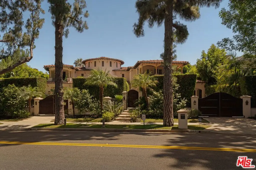 Single Family Residence for rent at 1008 Lexington Road, Beverly Hills, CA featuring 7 beds and 10 baths
