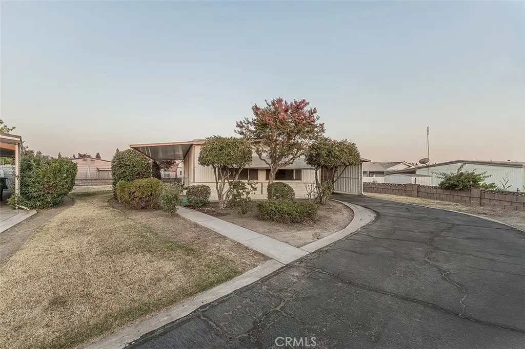 Manufactured In Park for sale at 1701 Dinuba Avenue 42, Selma, CA featuring 2 beds and 2 baths