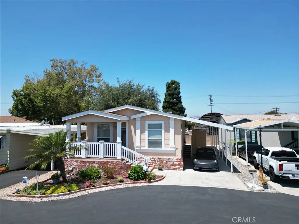 Manufactured In Park for sale at 211 Albatross Lane, Fountain Valley, CA featuring 3 beds and 2 baths