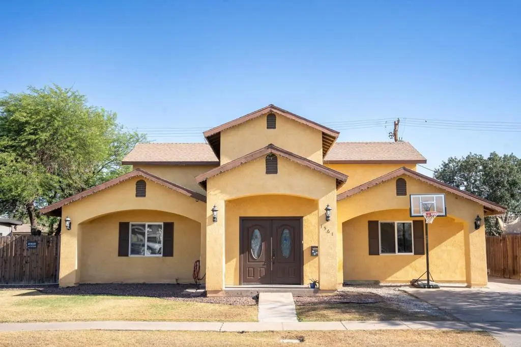 1561 W Heil Avenue, El Centro, CA — listing photo 1