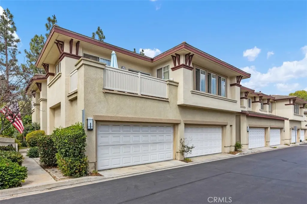 Townhouse for sale at 48 Bryce Canyon, Aliso Viejo, CA featuring 3 beds and 3 baths