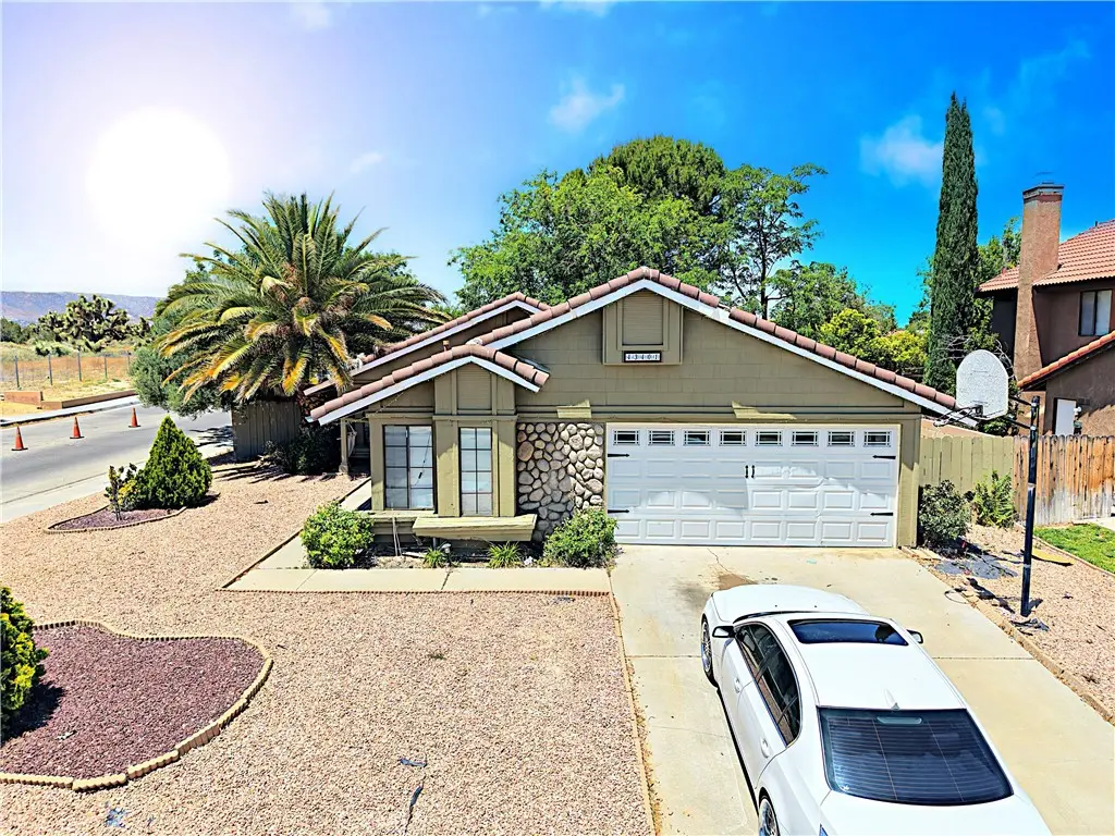 Residential Lease for rent at 43401 Alep Avenue, Lancaster, Los Angeles County, CA featuring 3 beds and 2 baths