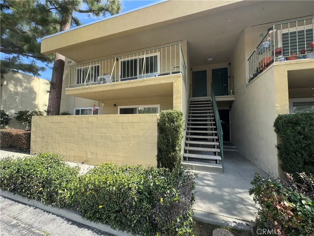 11138 Aqua Vista 29, Studio City, CA — listing photo 1