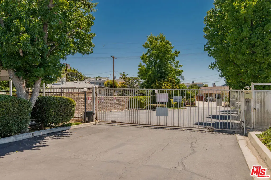7025 Glade Avenue 24, Canoga Park, CA — listing photo 1