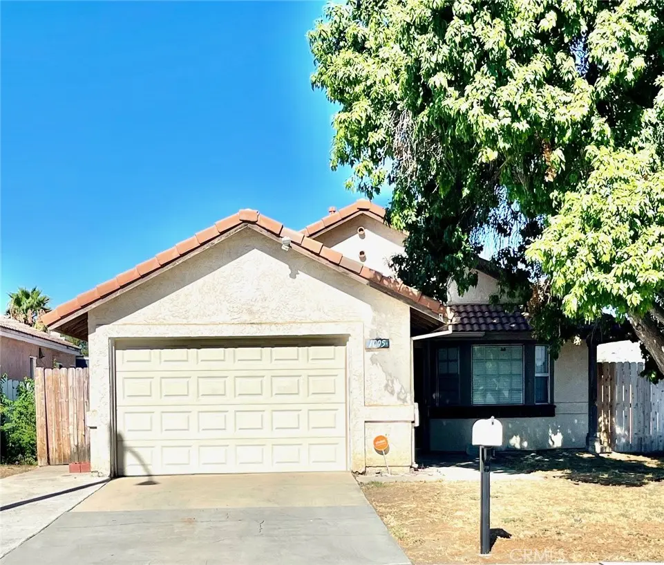 Residential Lease for rent at 1005 Lilac Street, Hemet, Riverside County, CA featuring 2 beds and 1 bath
