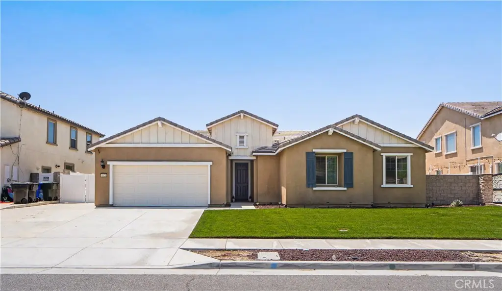 Residential Lease for rent at 4825 Magnum, Jurupa Valley, Riverside County, CA featuring 4 beds and 3 baths