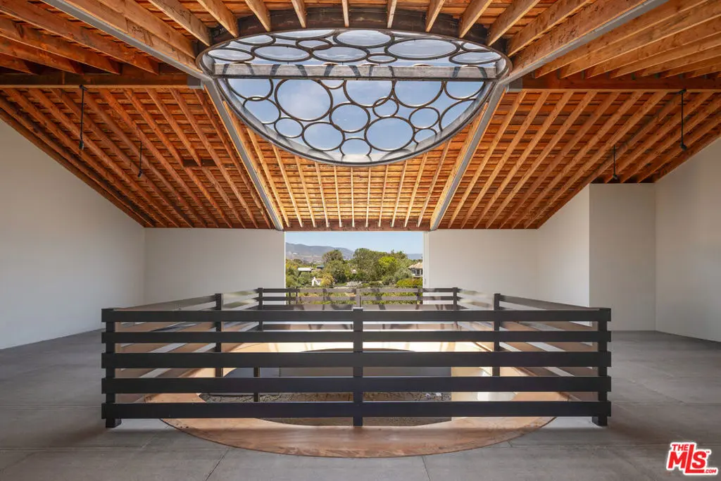 28867 Grayfox Street, Malibu, CA — listing photo 1