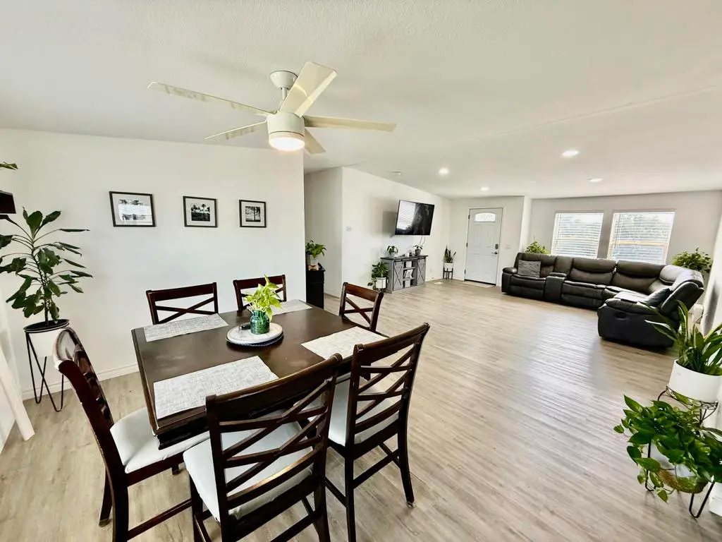 Residential Lease for rent at 64173 Thomas Avenue, Desert Hot Springs, Riverside County, CA featuring 5 beds and 3 baths