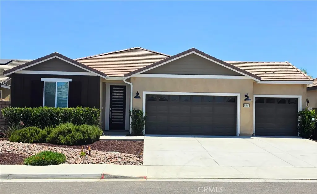 Single Family Residence for sale at 30564 Oak Summit Dr, Menifee, CA featuring 3 beds and 2 baths