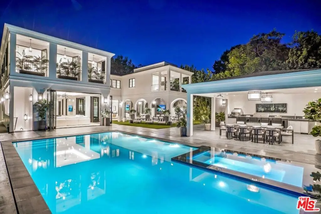 Residential Lease for rent at 608 N Alpine Drive, Beverly Hills, Los Angeles County, CA featuring 7 beds and 10 baths