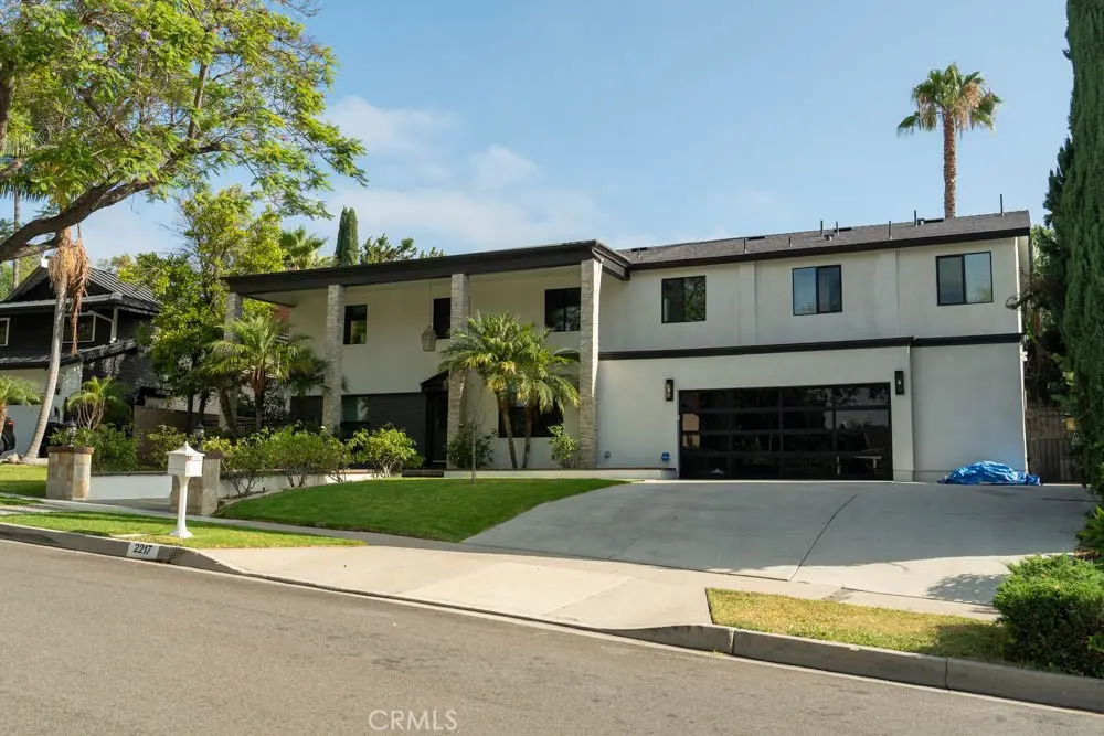 Single Family Residence for rent at 2217 Loma Verde Dr A, Fullerton, CA featuring 1 bed and 3 baths