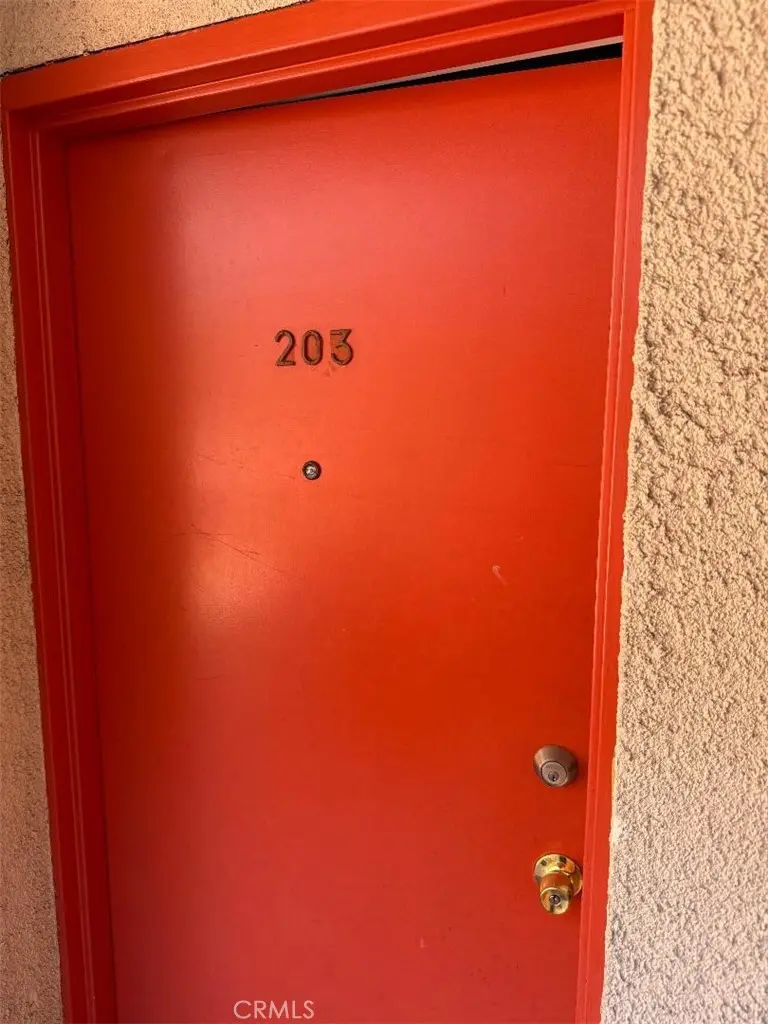 Residential Lease for rent at 821 Cleveland 203, Los Angeles, Los Angeles County, CA featuring 29 beds and 16 baths