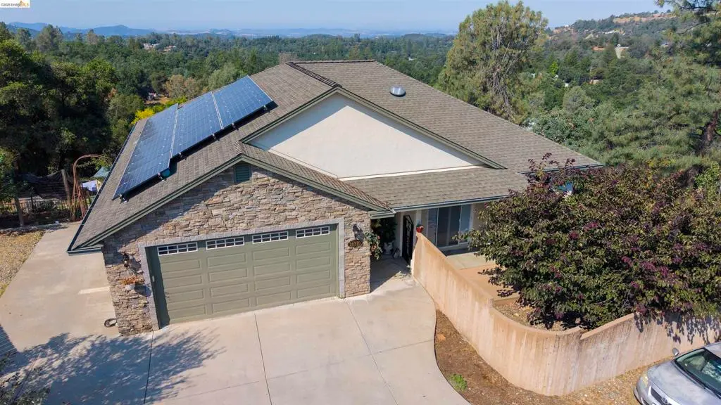 20370 Starr King Dr, Soulsbyville, CA — listing photo 1