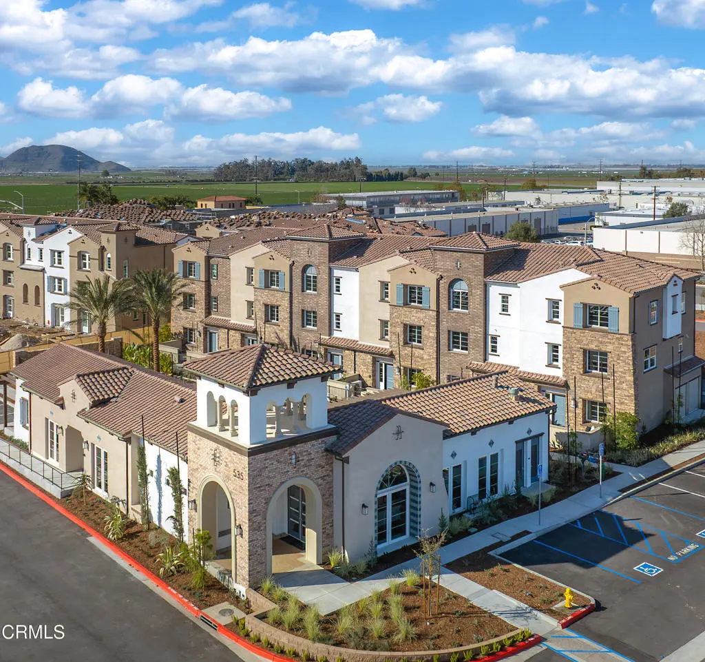 Condominium for sale at 2860 Via Monte Mar, Camarillo, CA featuring 2 beds and 3 baths