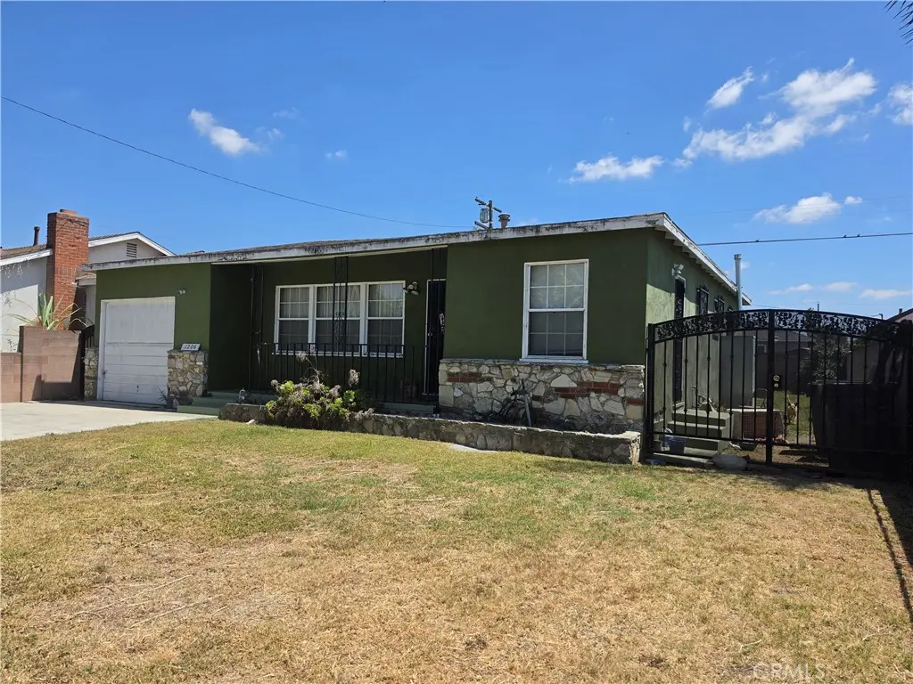 Single Family Residence for sale at 1206 W 134th, Compton, CA featuring 3 beds and 1 bath