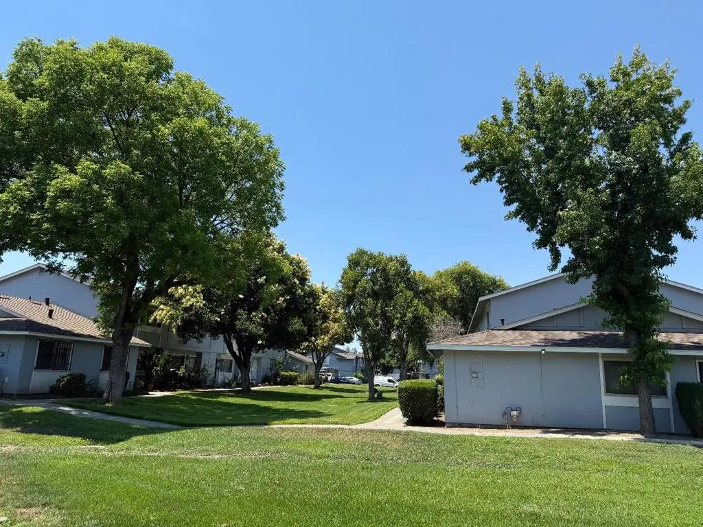 Townhouse for rent at 553 Balance Drive, San Jose, CA featuring 3 beds and 2 baths