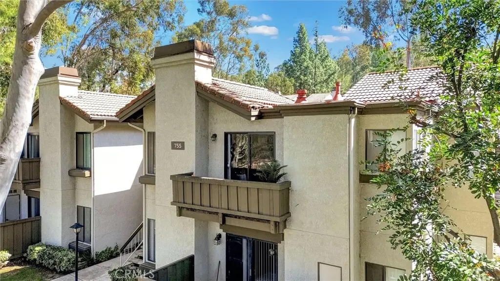 Residential Lease for rent at 755 Racquet Club 476, Diamond Bar, Los Angeles County, CA featuring 2 beds and 2 baths