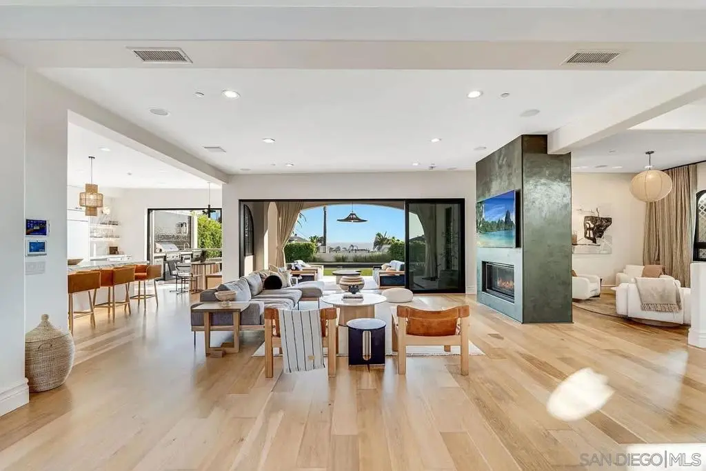 Single Family Residence for rent at 5342 Chelsea, La Jolla, CA featuring 4 beds and 5 baths